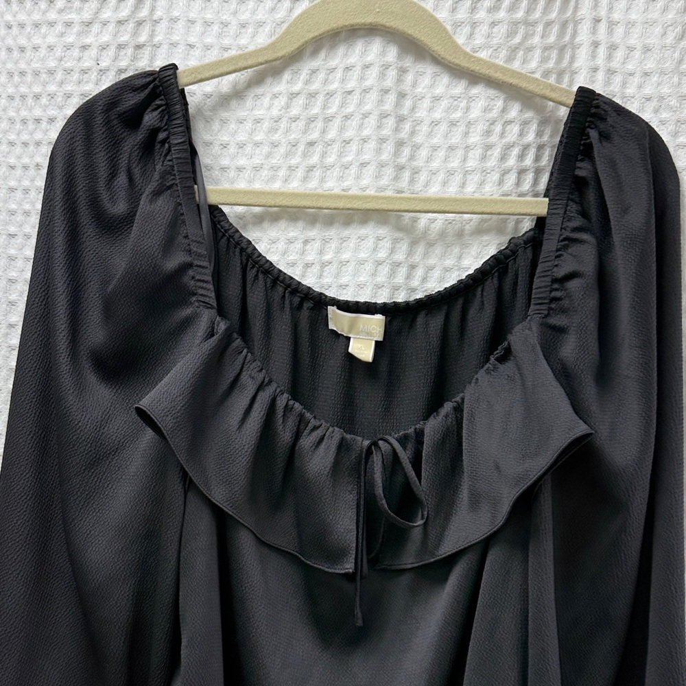 Michael Kors Elegant Black Ruffled Blouse in black